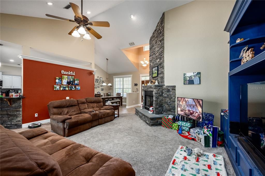 待售: $745,000 (4 贝兹, 3 浴室, 2888 平方英尺)