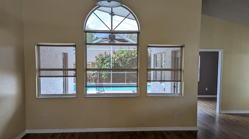 На продажу: $411,000 (3 спален, 2 ванн, 1687 Квадратных фут)