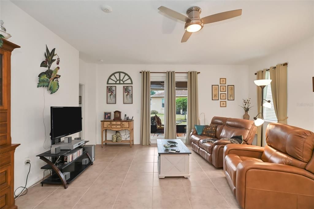 For Sale: $270,000 (2 beds, 2 baths, 1495 Square Feet)