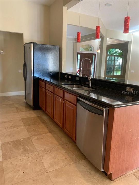 出租: $4,500 (5 贝兹, 4 浴室, 3536 平方英尺)