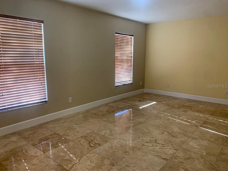 出租: $4,500 (5 贝兹, 4 浴室, 3536 平方英尺)