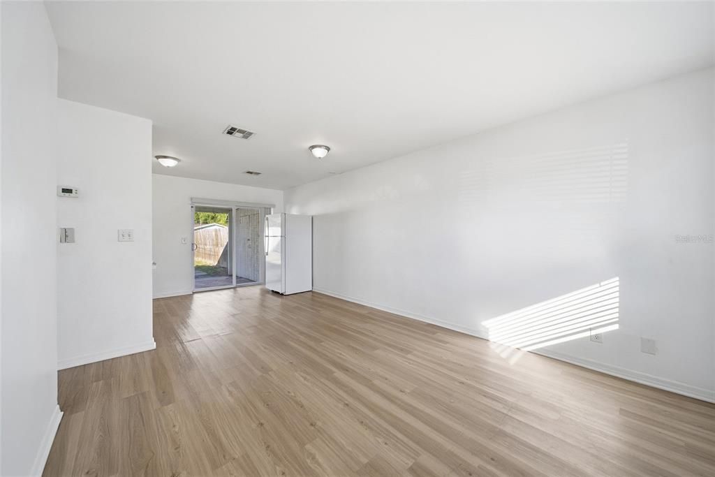 En Venta: $405,000 (3 camas, 2 baños, 1104 Pies cuadrados)