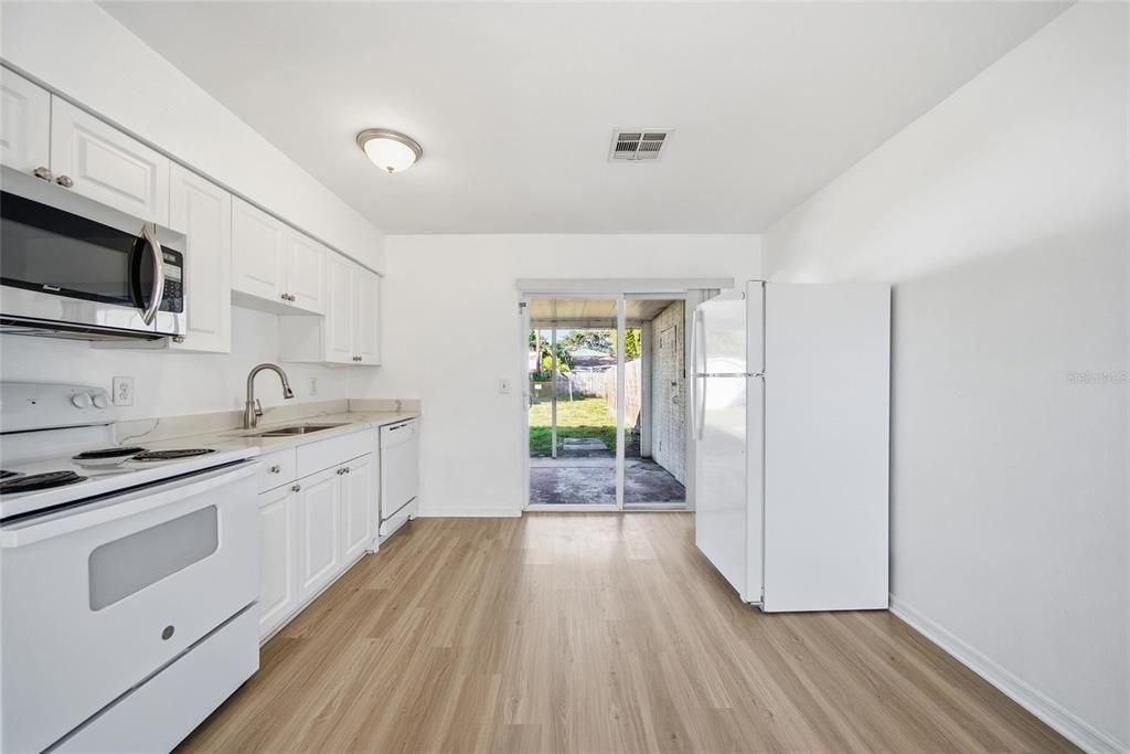 En Venta: $405,000 (3 camas, 2 baños, 1104 Pies cuadrados)