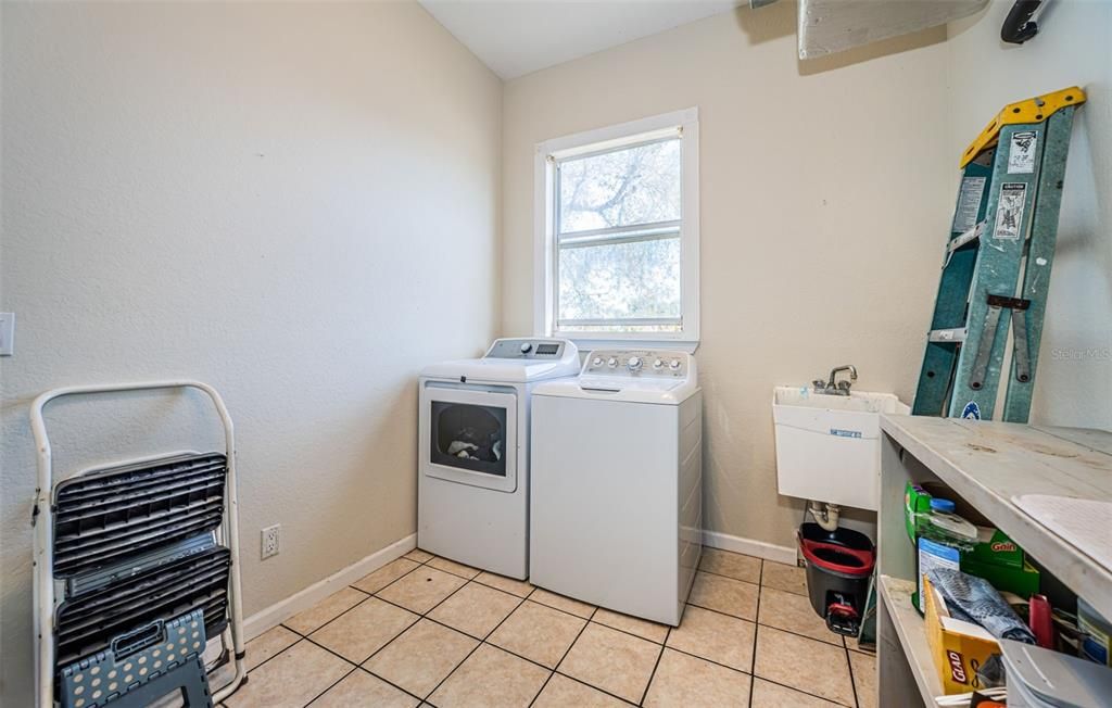 For Sale: $549,945 (4 beds, 2 baths, 2162 Square Feet)