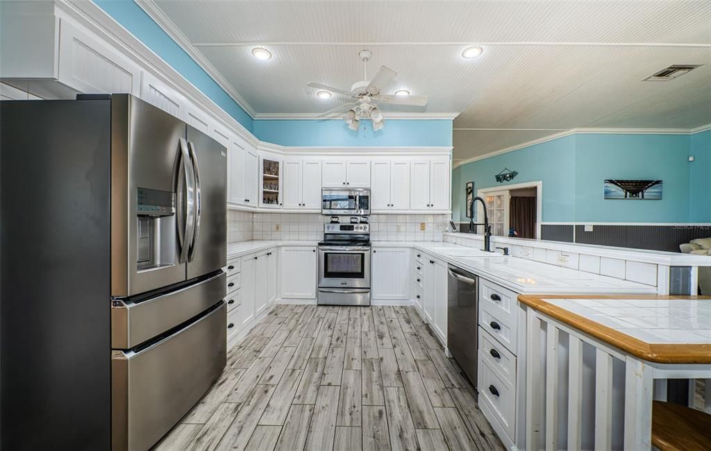 For Sale: $549,945 (4 beds, 2 baths, 2162 Square Feet)