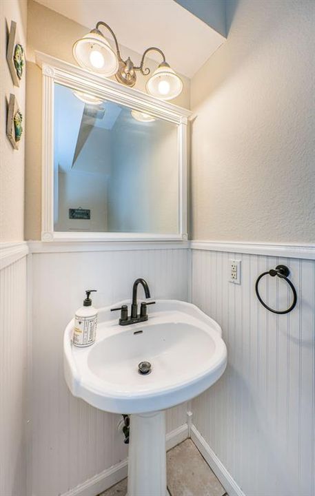 For Sale: $549,945 (4 beds, 2 baths, 2162 Square Feet)