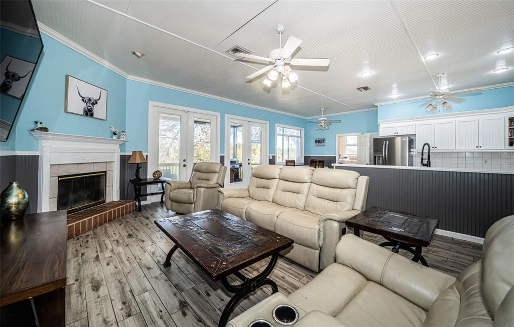 For Sale: $549,945 (4 beds, 2 baths, 2162 Square Feet)