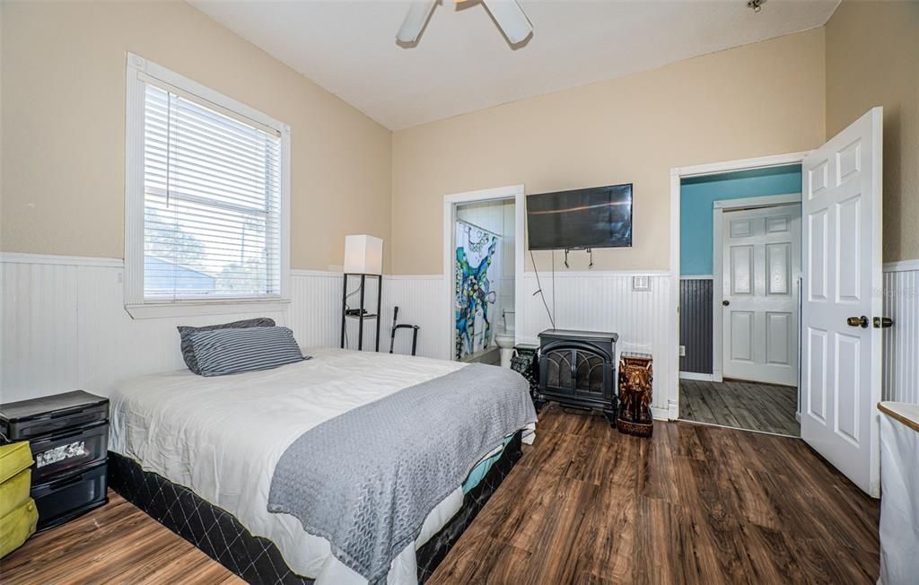 For Sale: $549,945 (4 beds, 2 baths, 2162 Square Feet)