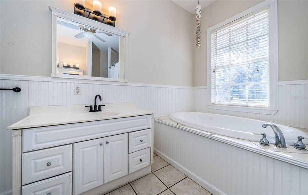 For Sale: $549,945 (4 beds, 2 baths, 2162 Square Feet)