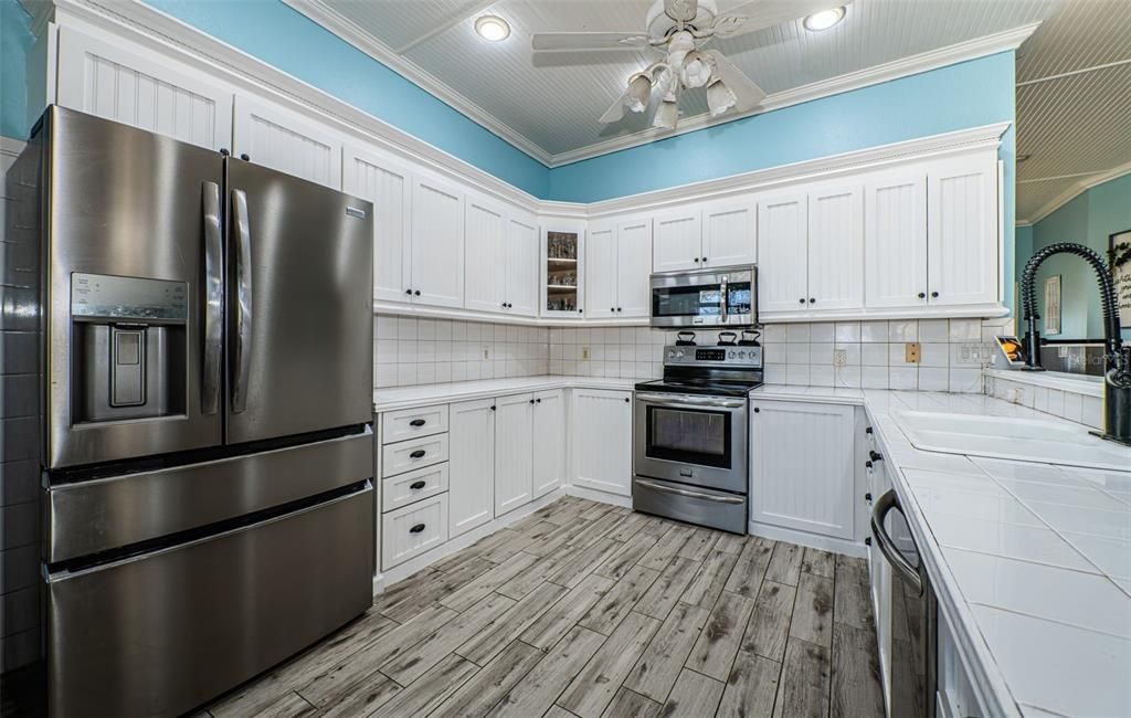 For Sale: $549,945 (4 beds, 2 baths, 2162 Square Feet)