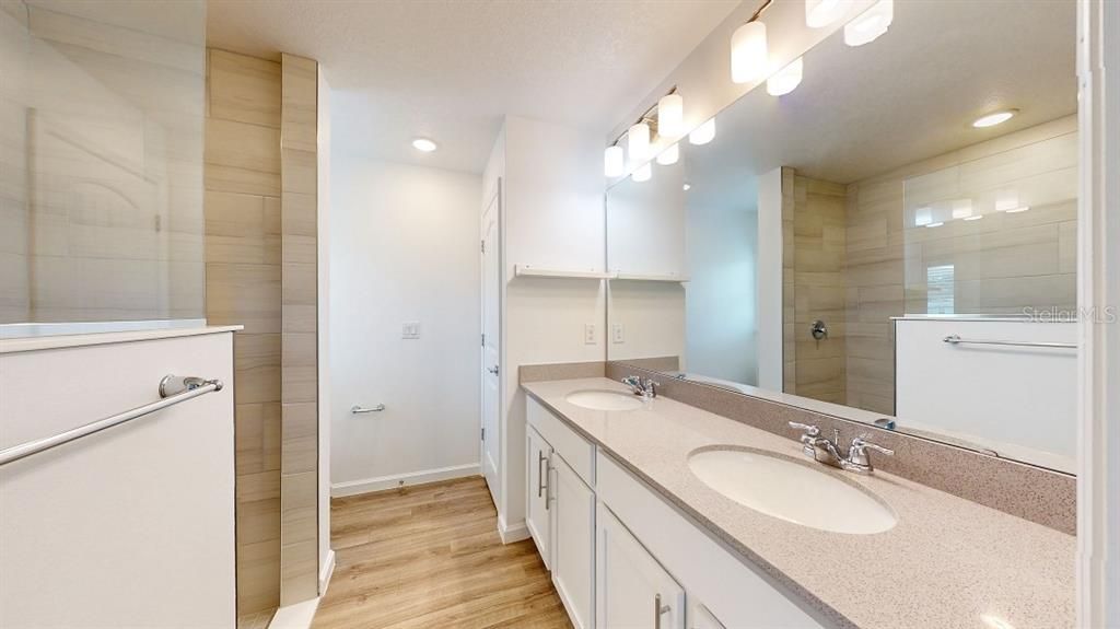 For Rent: $2,250 (4 beds, 2 baths, 1657 Square Feet)