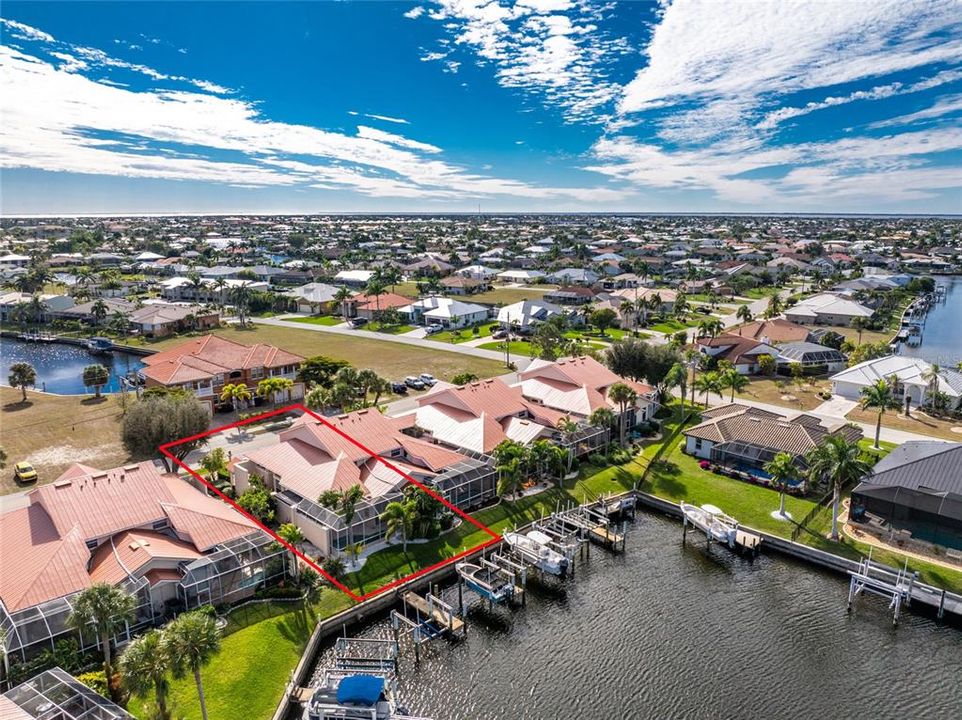 For Sale: $300,000 (2 beds, 2 baths, 1877 Square Feet)