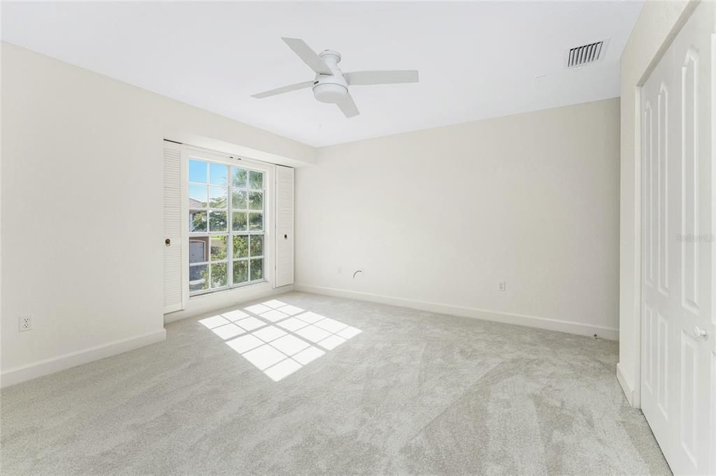 For Sale: $300,000 (2 beds, 2 baths, 1877 Square Feet)