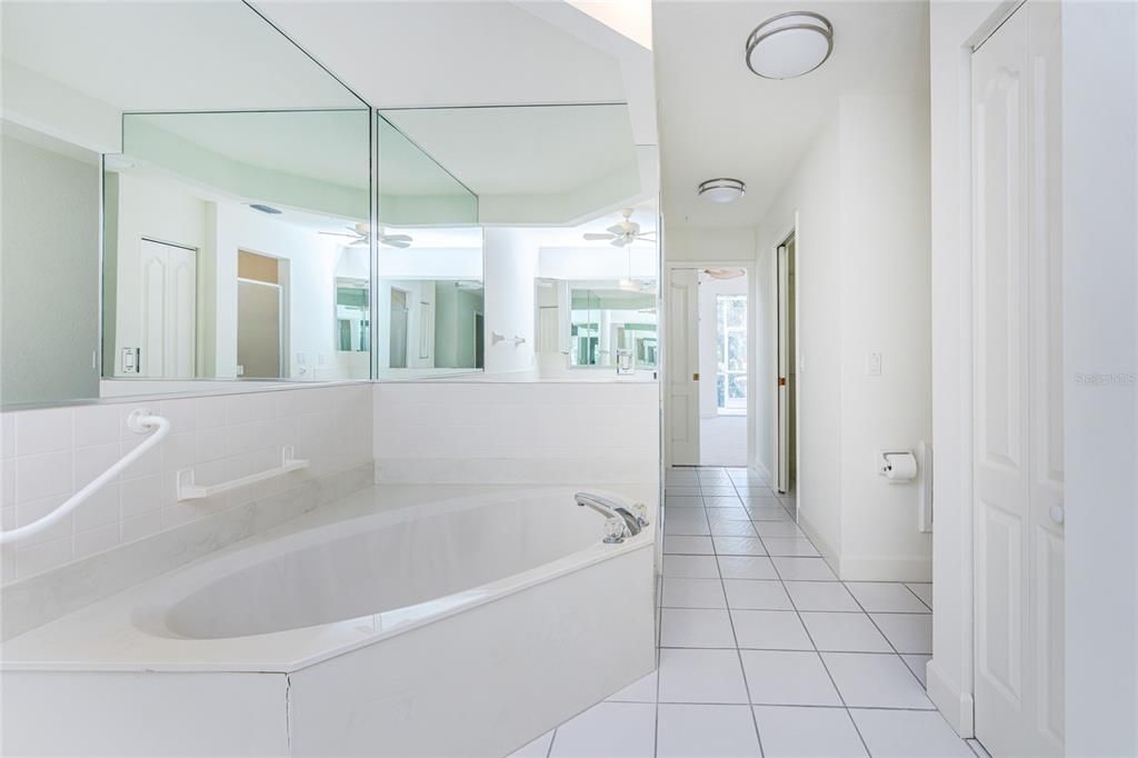 For Sale: $300,000 (2 beds, 2 baths, 1877 Square Feet)