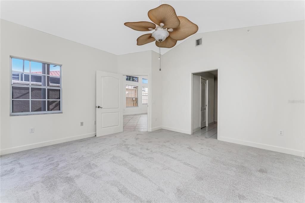 For Sale: $300,000 (2 beds, 2 baths, 1877 Square Feet)