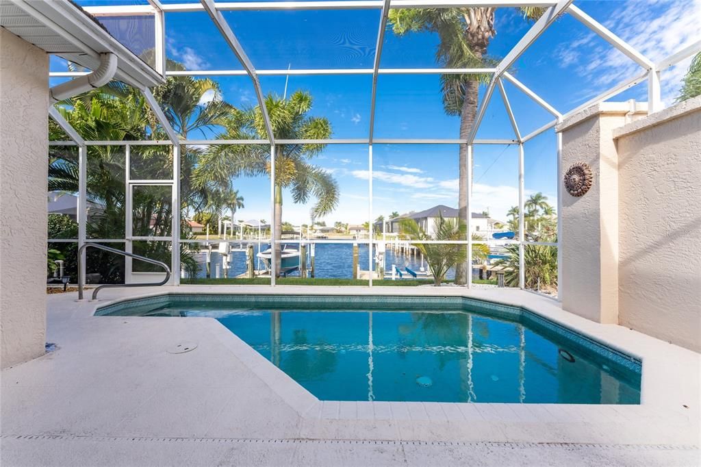 For Sale: $300,000 (2 beds, 2 baths, 1877 Square Feet)