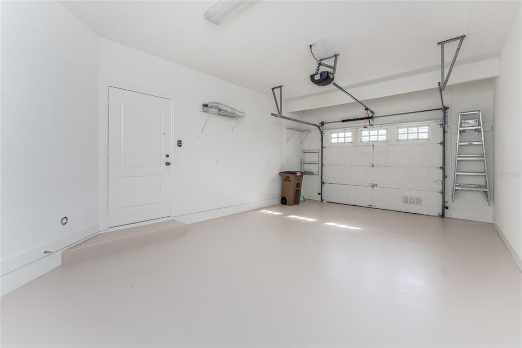 For Sale: $300,000 (2 beds, 2 baths, 1877 Square Feet)