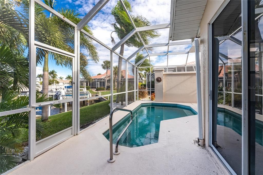 For Sale: $300,000 (2 beds, 2 baths, 1877 Square Feet)