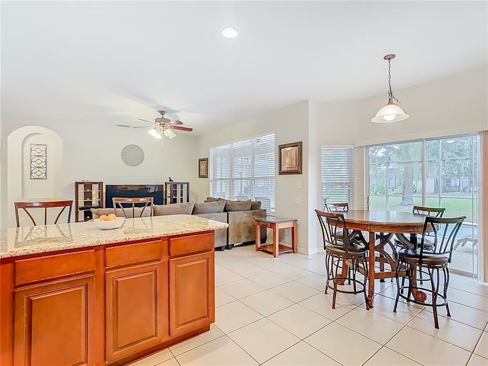 En Venta: $619,000 (6 camas, 4 baños, 2812 Pies cuadrados)