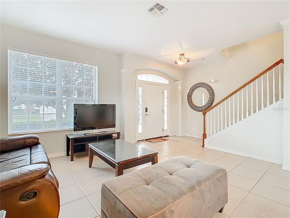 En Venta: $619,000 (6 camas, 4 baños, 2812 Pies cuadrados)