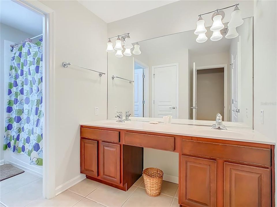 En Venta: $619,000 (6 camas, 4 baños, 2812 Pies cuadrados)