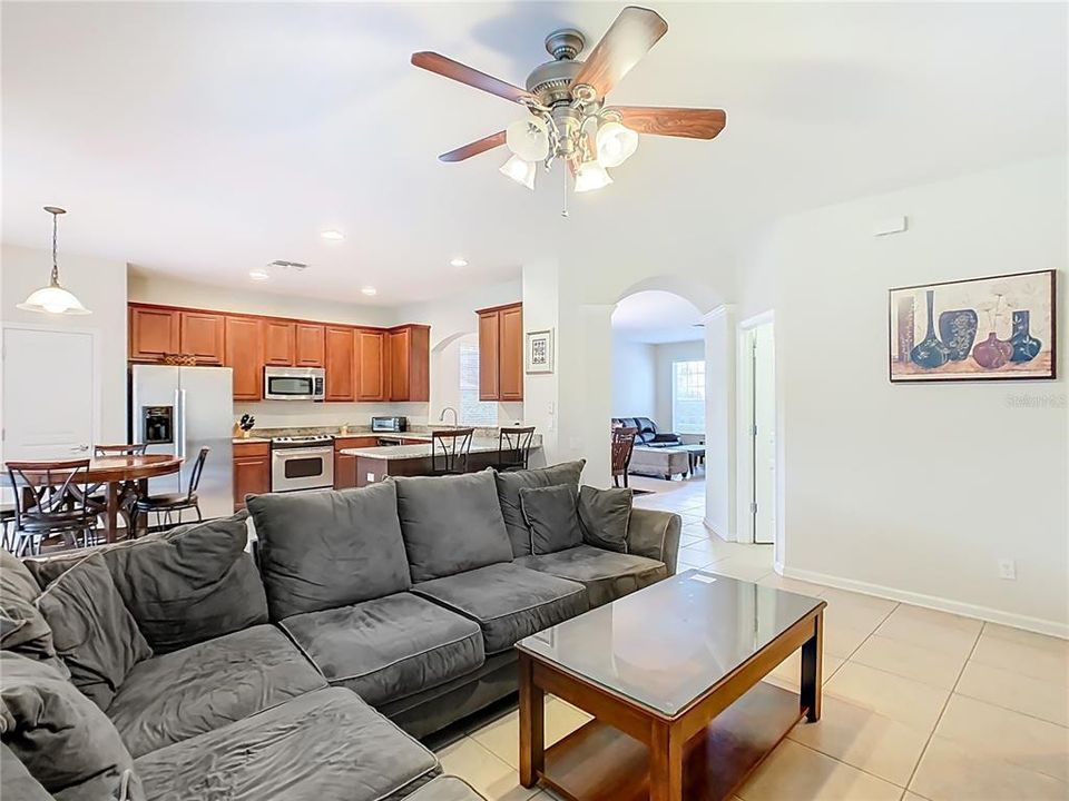 En Venta: $619,000 (6 camas, 4 baños, 2812 Pies cuadrados)