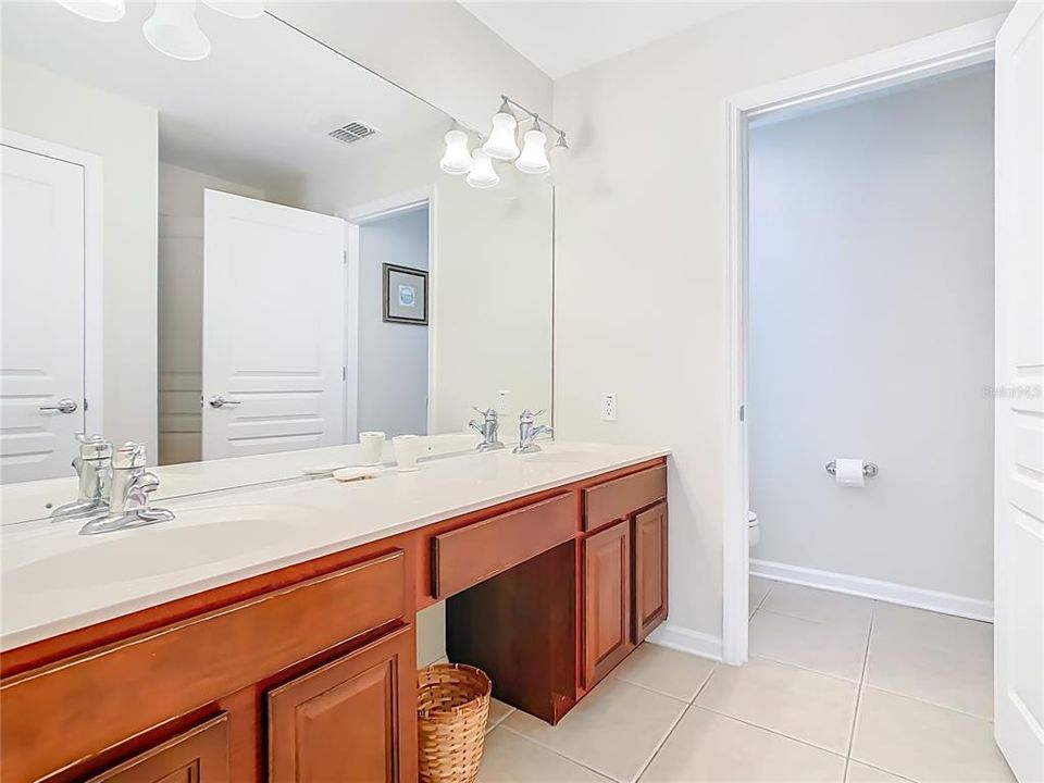 En Venta: $619,000 (6 camas, 4 baños, 2812 Pies cuadrados)