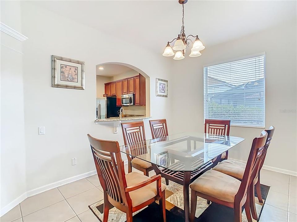 En Venta: $619,000 (6 camas, 4 baños, 2812 Pies cuadrados)