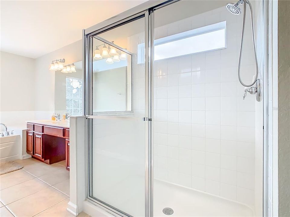 En Venta: $619,000 (6 camas, 4 baños, 2812 Pies cuadrados)