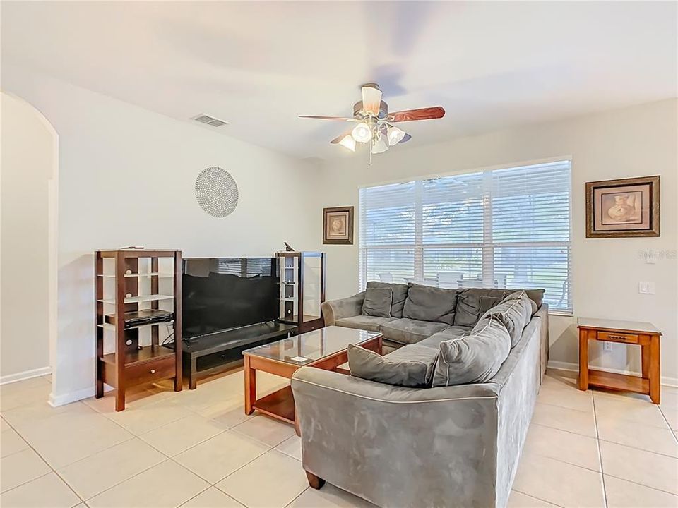 En Venta: $619,000 (6 camas, 4 baños, 2812 Pies cuadrados)