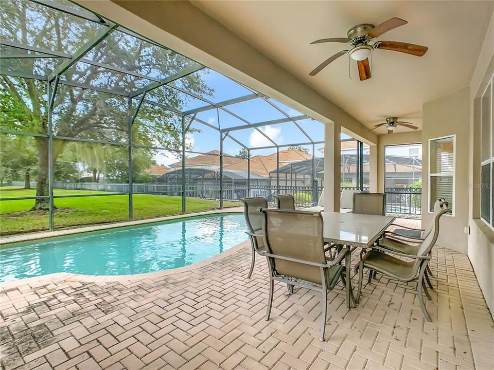 En Venta: $619,000 (6 camas, 4 baños, 2812 Pies cuadrados)