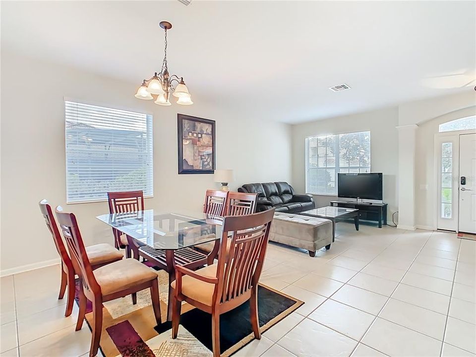 En Venta: $619,000 (6 camas, 4 baños, 2812 Pies cuadrados)