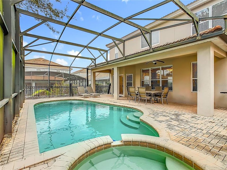 En Venta: $619,000 (6 camas, 4 baños, 2812 Pies cuadrados)