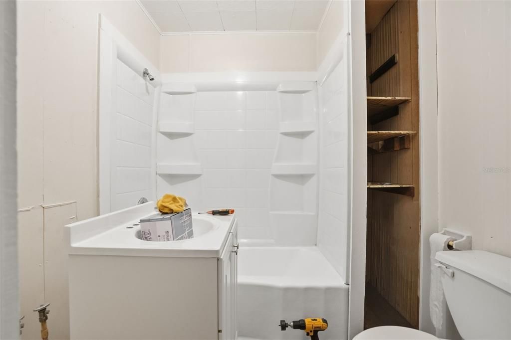 На продажу: $249,900 (2 спален, 1 ванн, 1108 Квадратных фут)