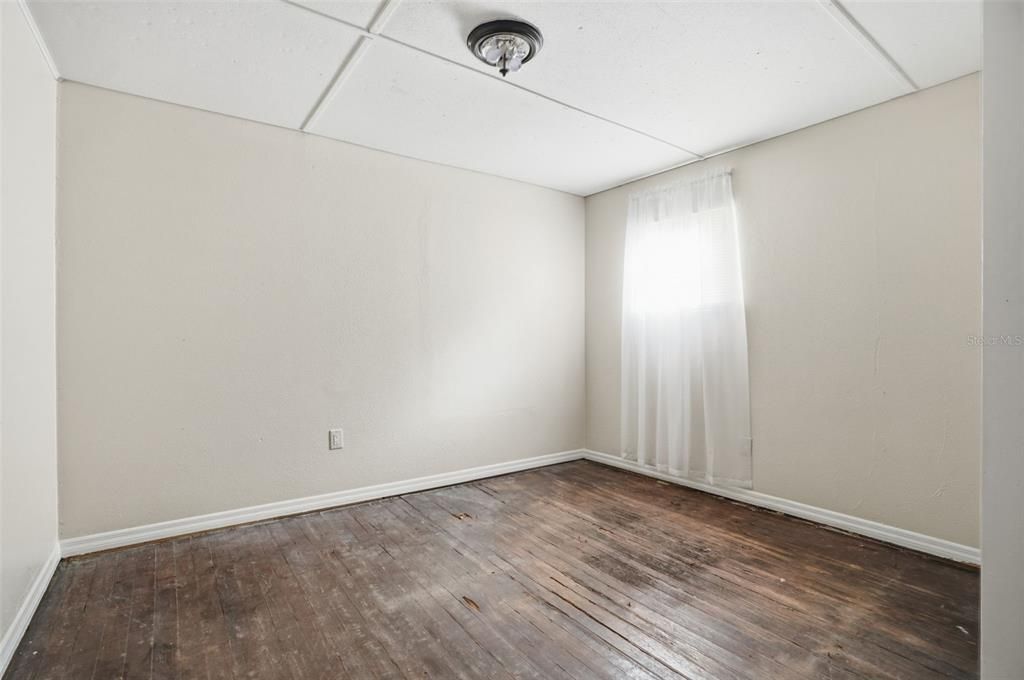 На продажу: $249,900 (2 спален, 1 ванн, 1108 Квадратных фут)