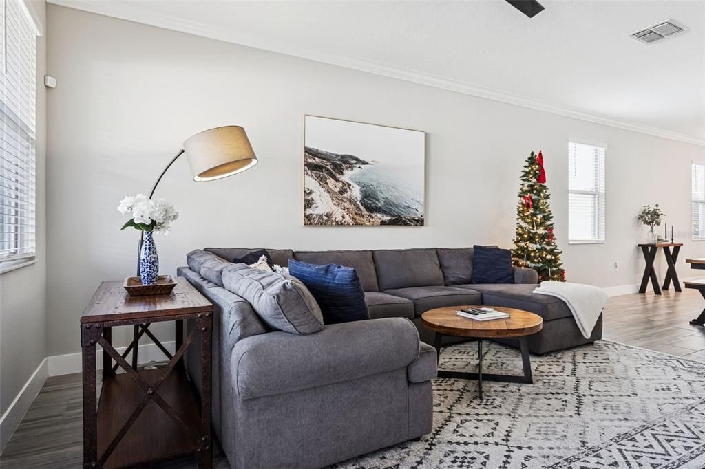 For Sale: $415,000 (3 beds, 2 baths, 1614 Square Feet)