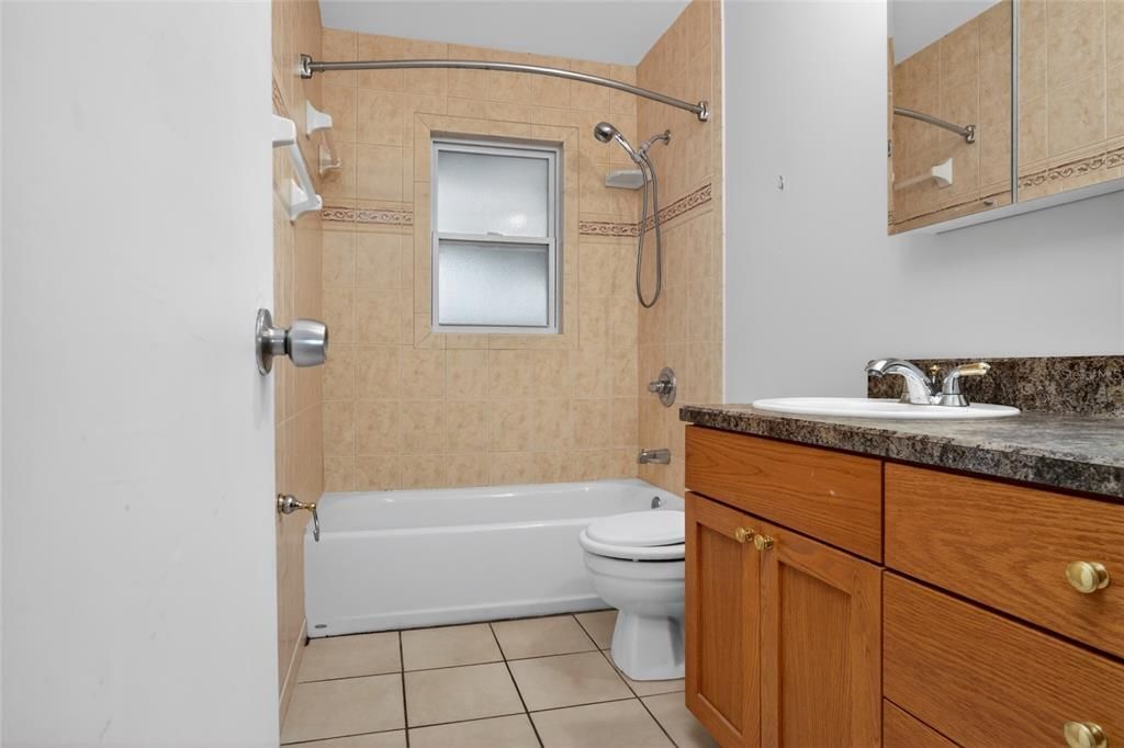 For Sale: $369,900 (3 beds, 2 baths, 1584 Square Feet)