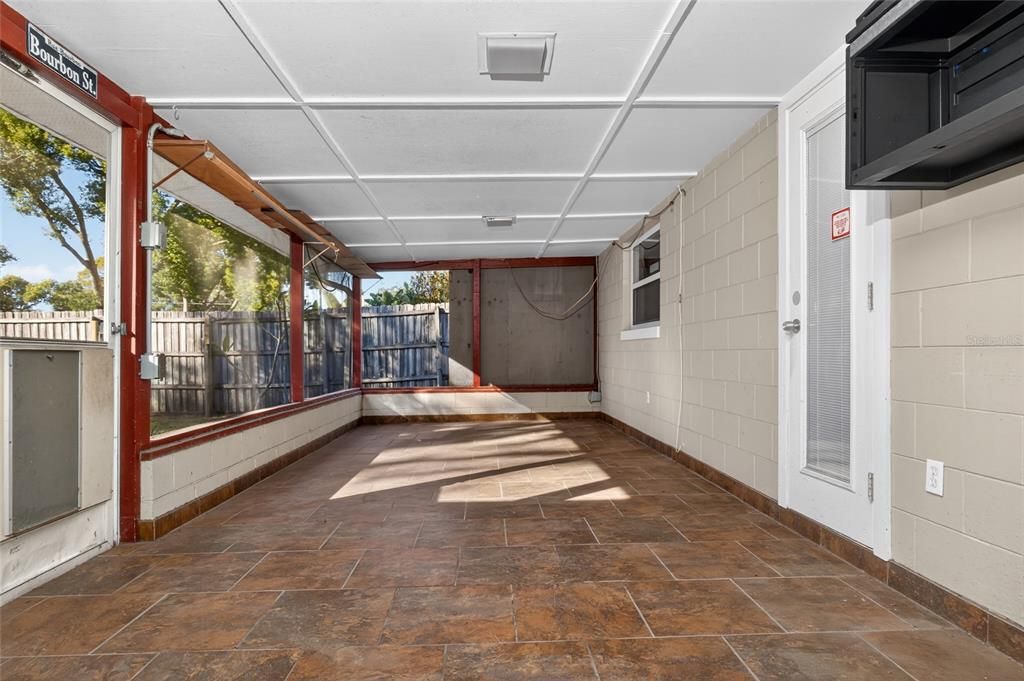 For Sale: $369,900 (3 beds, 2 baths, 1584 Square Feet)