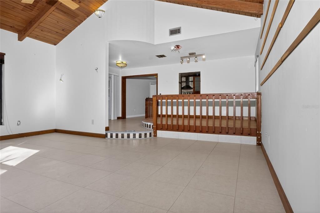 For Sale: $369,900 (3 beds, 2 baths, 1584 Square Feet)