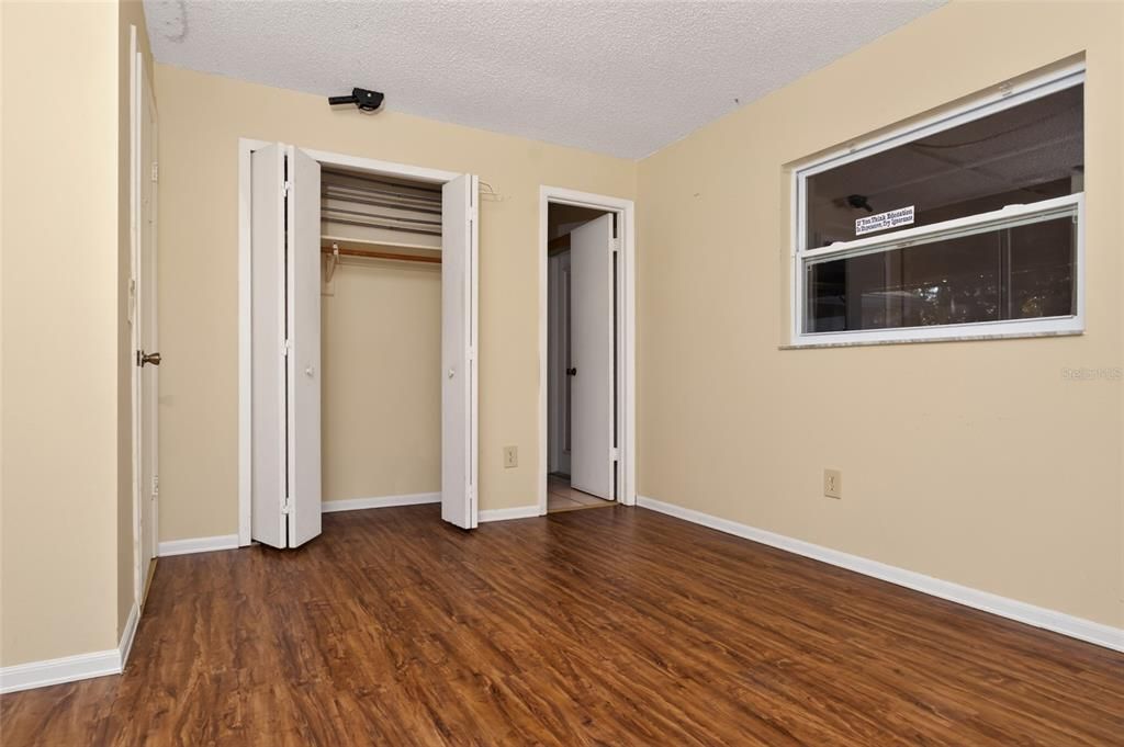 For Sale: $369,900 (3 beds, 2 baths, 1584 Square Feet)