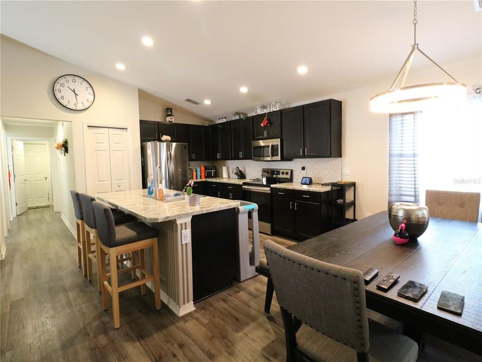 For Sale: $280,000 (3 beds, 2 baths, 1513 Square Feet)