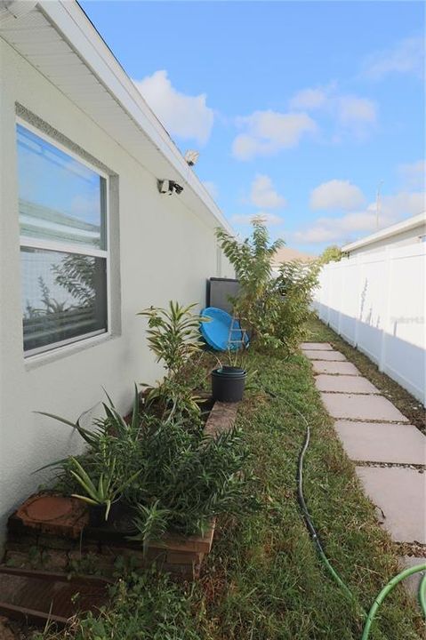 For Sale: $280,000 (3 beds, 2 baths, 1513 Square Feet)