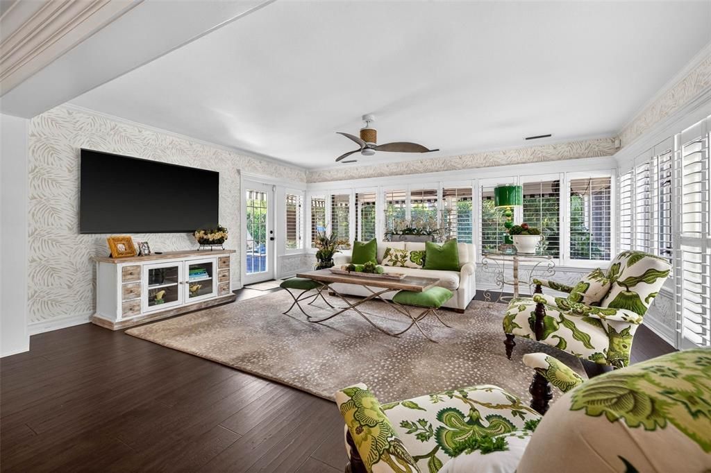 En Venta: $1,695,000 (3 camas, 3 baños, 2745 Pies cuadrados)