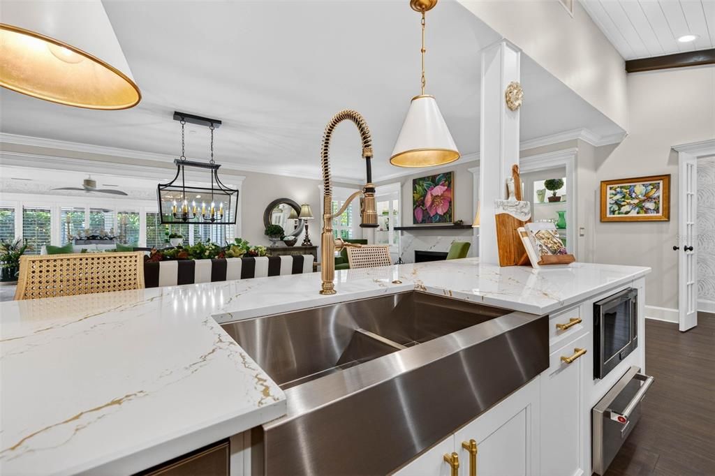 En Venta: $1,695,000 (3 camas, 3 baños, 2745 Pies cuadrados)