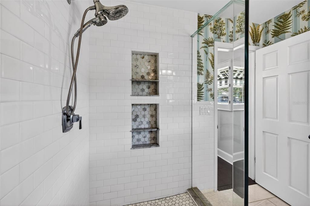 En Venta: $1,695,000 (3 camas, 3 baños, 2745 Pies cuadrados)