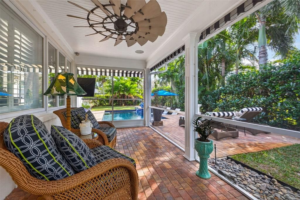 En Venta: $1,695,000 (3 camas, 3 baños, 2745 Pies cuadrados)