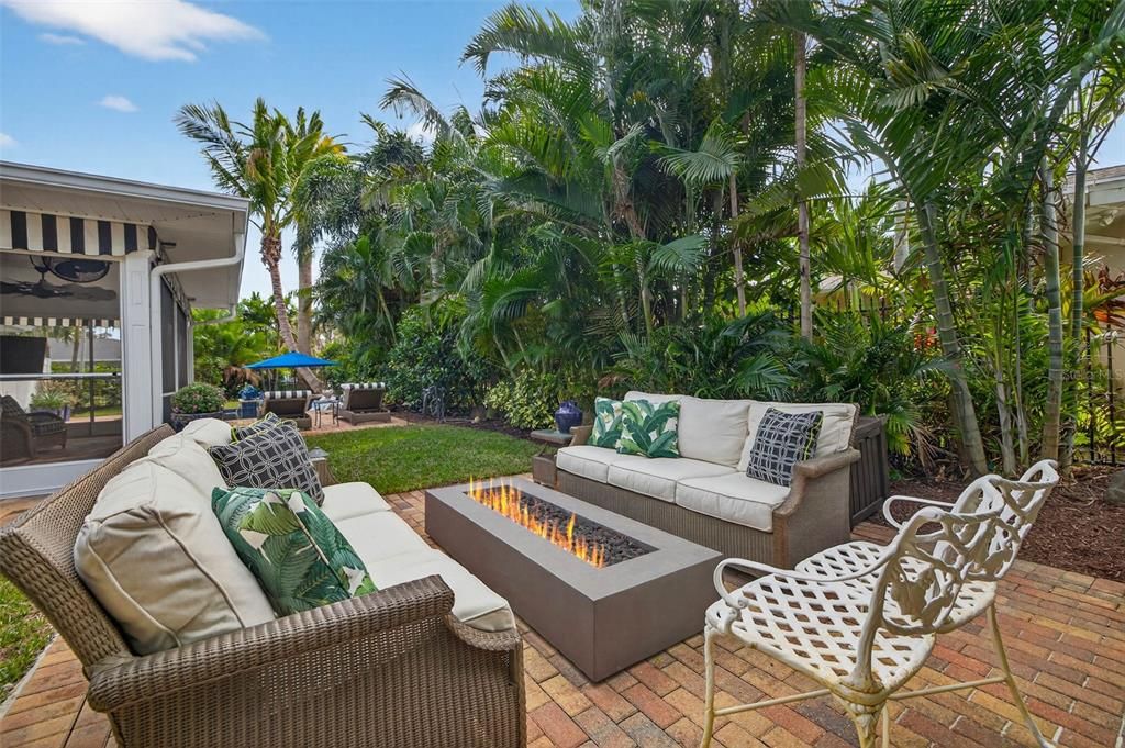 En Venta: $1,695,000 (3 camas, 3 baños, 2745 Pies cuadrados)