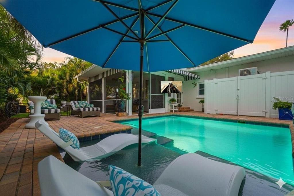 En Venta: $1,695,000 (3 camas, 3 baños, 2745 Pies cuadrados)