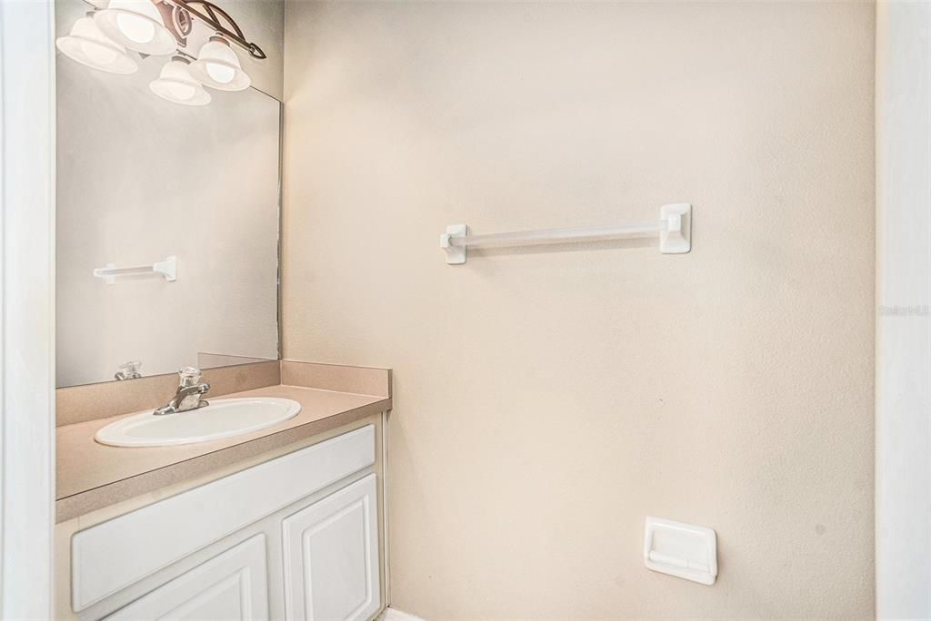 В аренду: $1,900 (2 спален, 2 ванн, 1216 Квадратных фут)