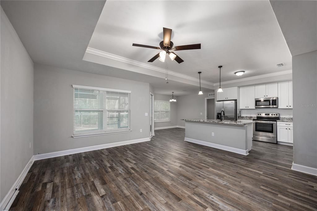 For Sale: $325,000 (3 beds, 2 baths, 1397 Square Feet)